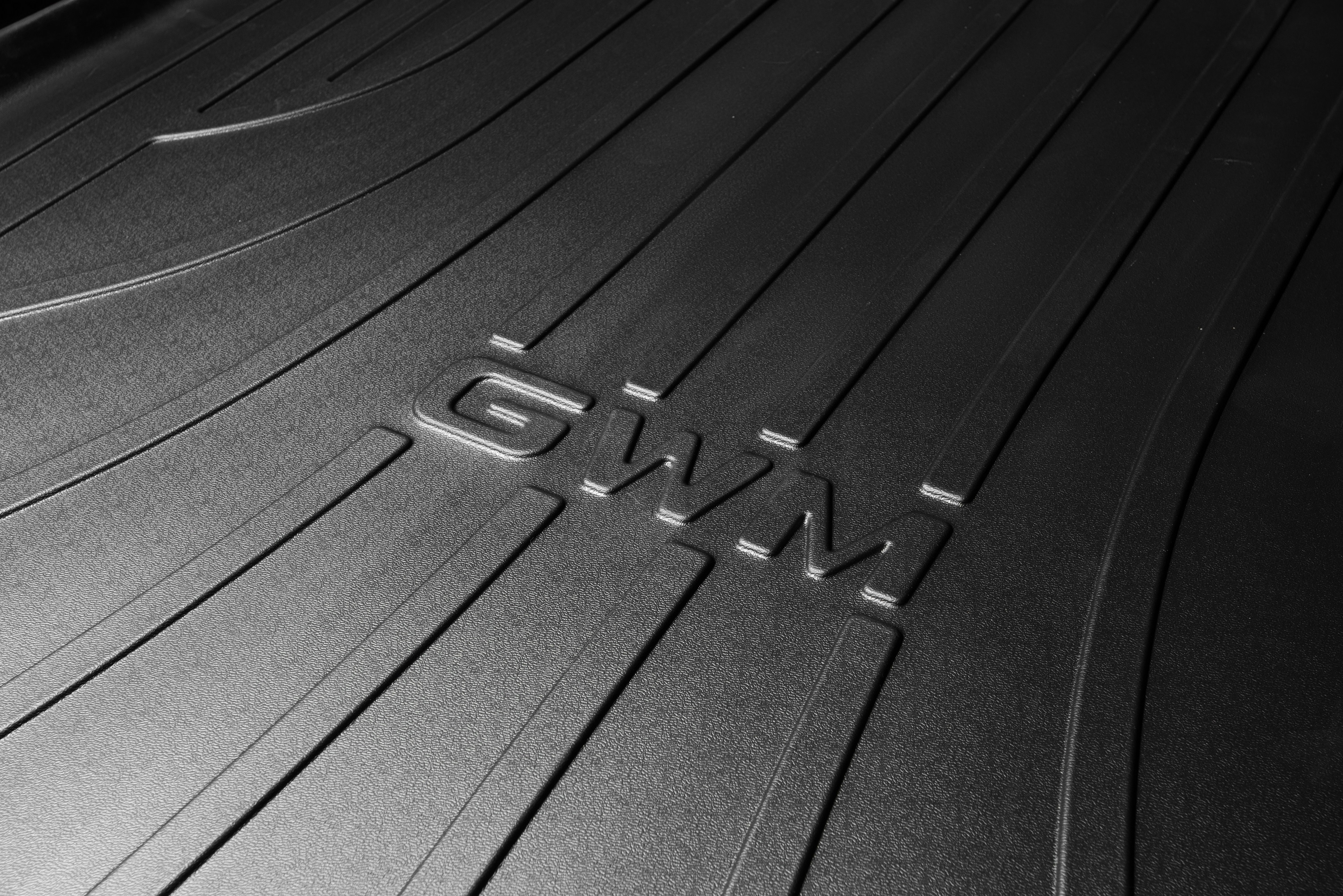 AXS. PISO GOMA MALETERO GWM H6 3RD